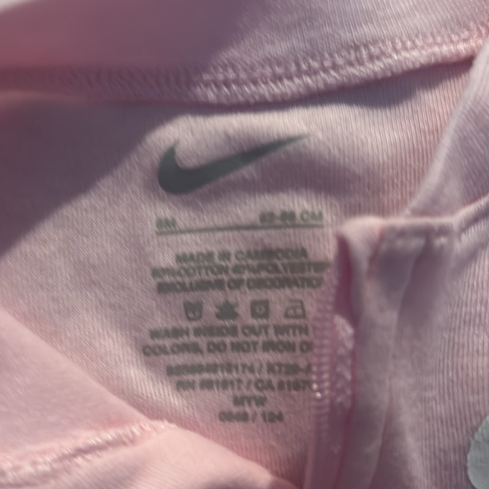 Baby girls nikes onsie - Picture 4 of 4